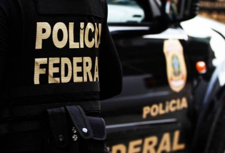 PF cumpre mandados contra policiais civis que recebiam propina da Máfia dos Cigarros