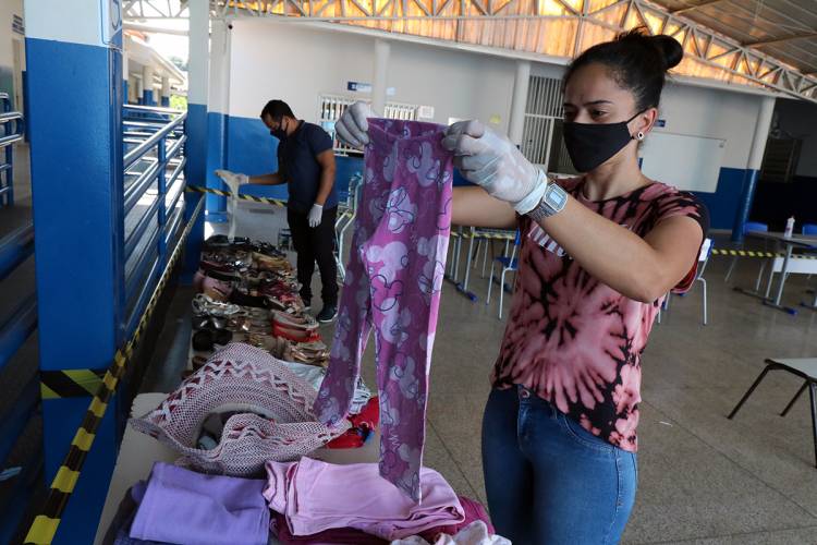 Bazar Solidário – Escola Municipal “Gentil Rodrigues Montalvão” continua doando roupas e calçados e arrecadando peças em bom estado