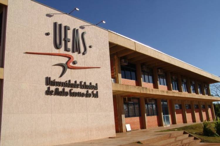 UEMS abre seleção para professores de Libras com salários de até R$ 8,6 mil