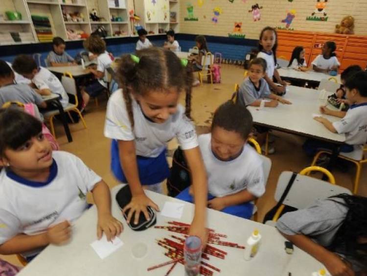  Igrejas e instituições filantrópicas querem dinheiro do Fundeb para escolas privadas