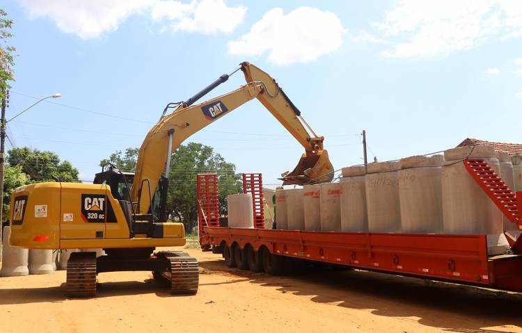 Prefeitura assume e dá continuidade nas obras de Drenagem e Asfalto do Jardim Dourados