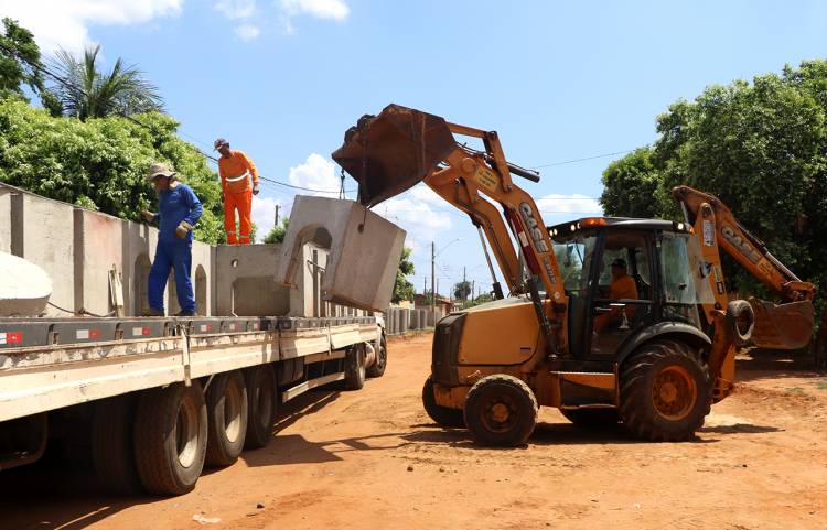 Prefeitura assume e dá continuidade nas obras de Drenagem e Asfalto do Jardim Dourados