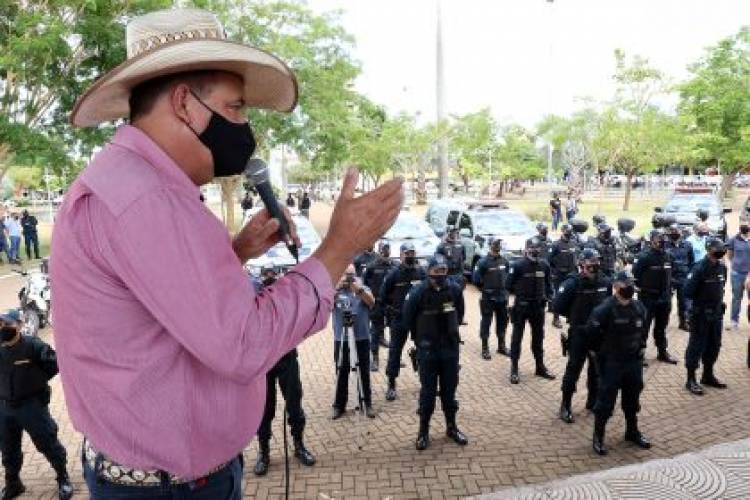 Prefeito Angelo Guerreiro acompanha início da “Operação Boas Festas”