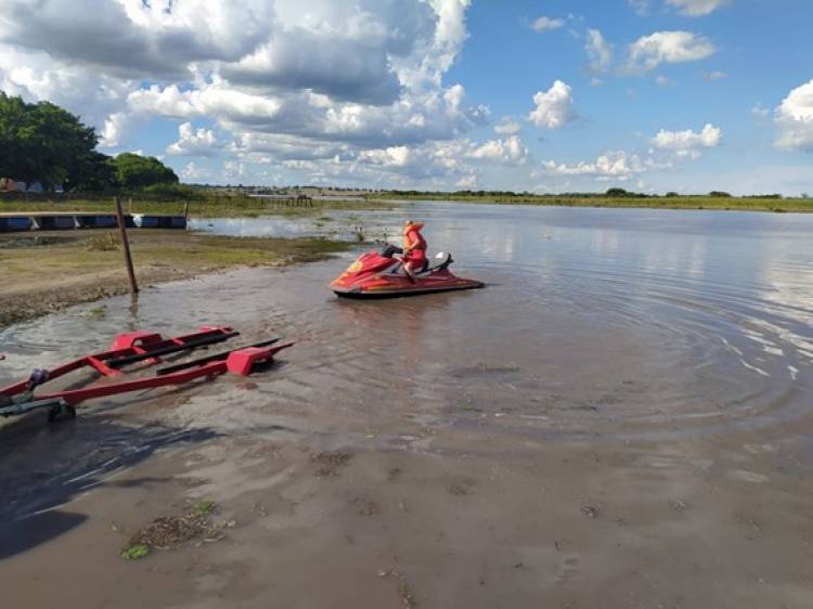 Bombeiros de Três Lagoas testa equipamentos náuticos