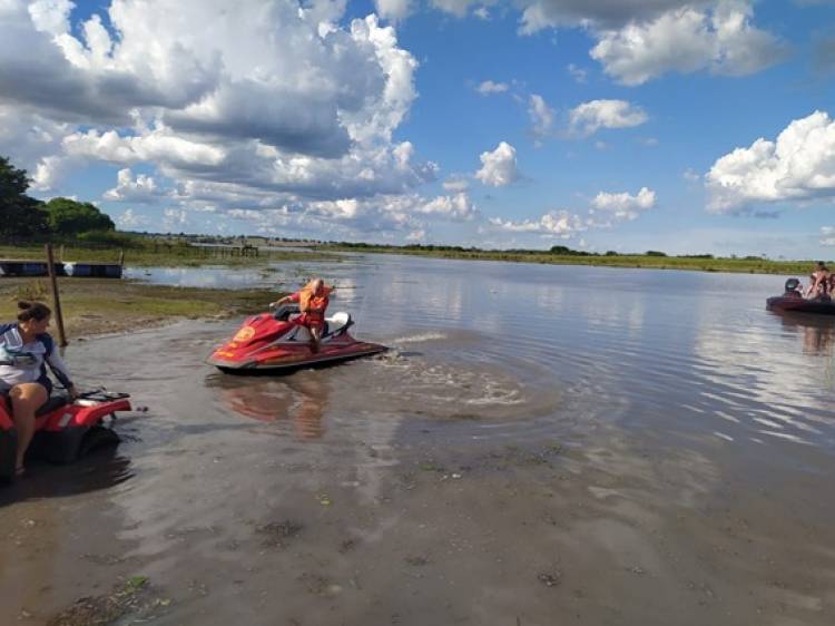 Bombeiros de Três Lagoas testa equipamentos náuticos