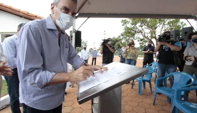 Dr. Cassiano acompanha governador durante visita a Três Lagoas