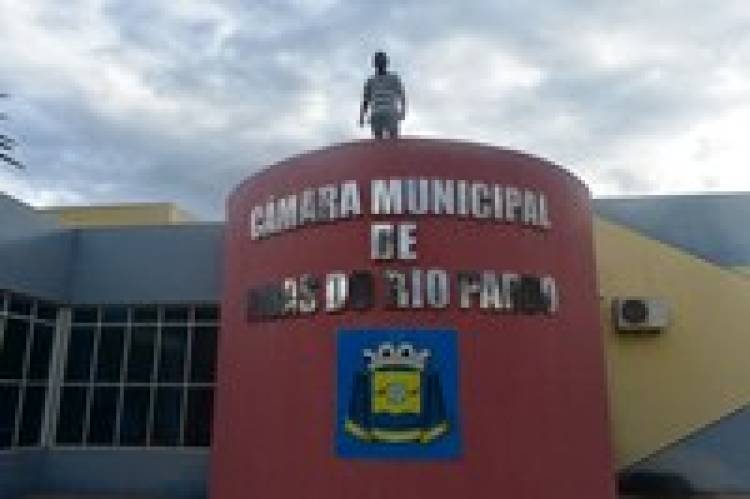 Promotor sugere suspensão da revisão salarial dos servidores
