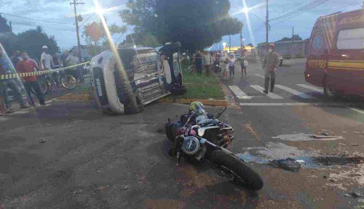 Motorista diz que não viu moto em acidente que deixou um em estado grave