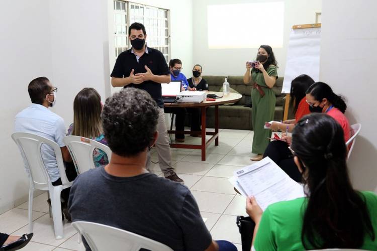 Família Acolhedora realiza capacitação para novas famílias em Três Lagoas