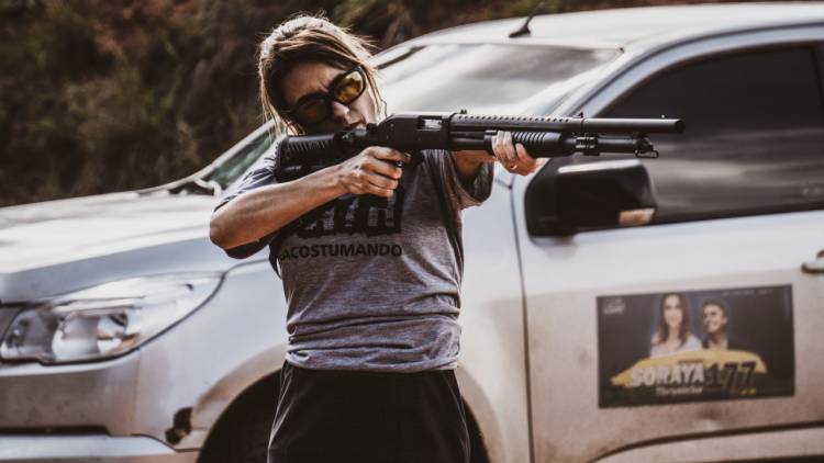 Soraya Thronicke defende desburocratização da posse de armas para caçadores, atiradores e colecionadores