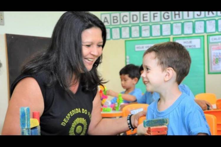 Prefeitura abre processo seletivo com 1.578 vagas para Assistente de Educação Infantil