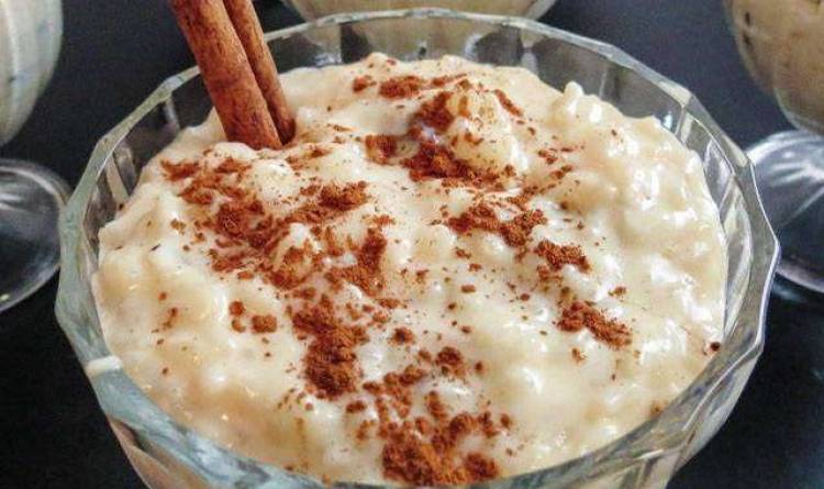 Arroz doce cremoso simples e fácil para curtir o friozinho