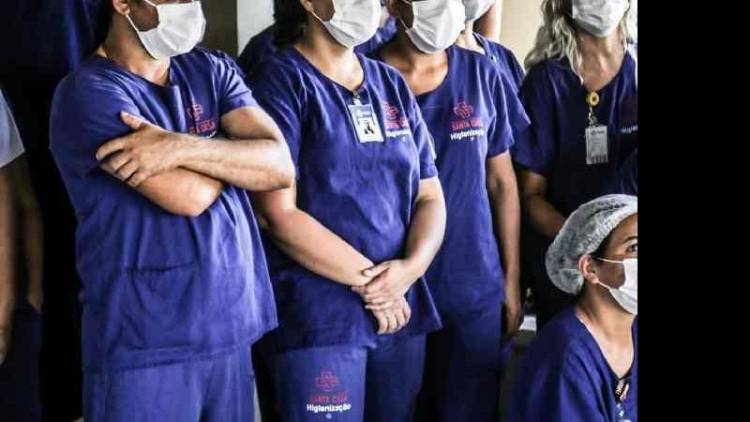 Enfermeiros realizam carreata em Campo Grande por aprovação do aumento no piso salarial
