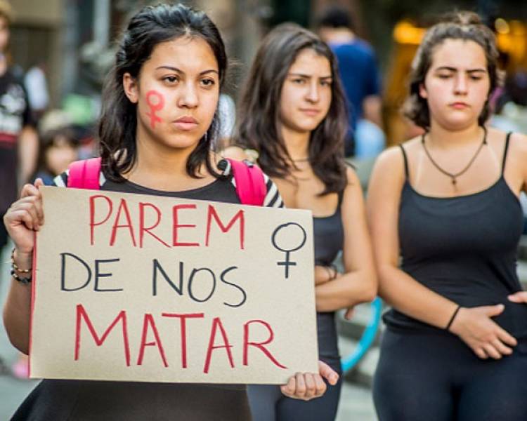 Câmara aprova mudança no Código Penal e inclui feminicídio como crime hediondo