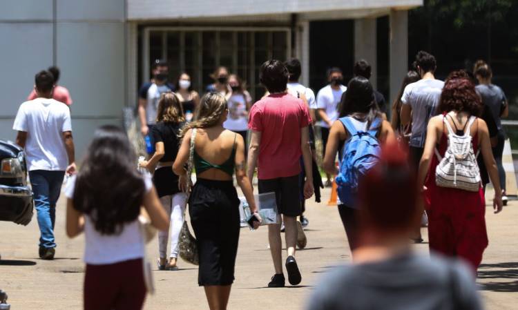 Cai número de famílias que defendem fechamento de escolas na pandemia