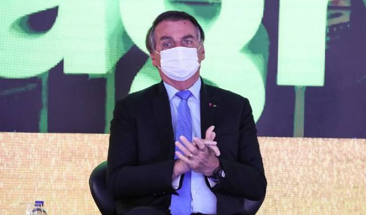 Sob agenda negativa, Bolsonaro ameaça a realização de eleições