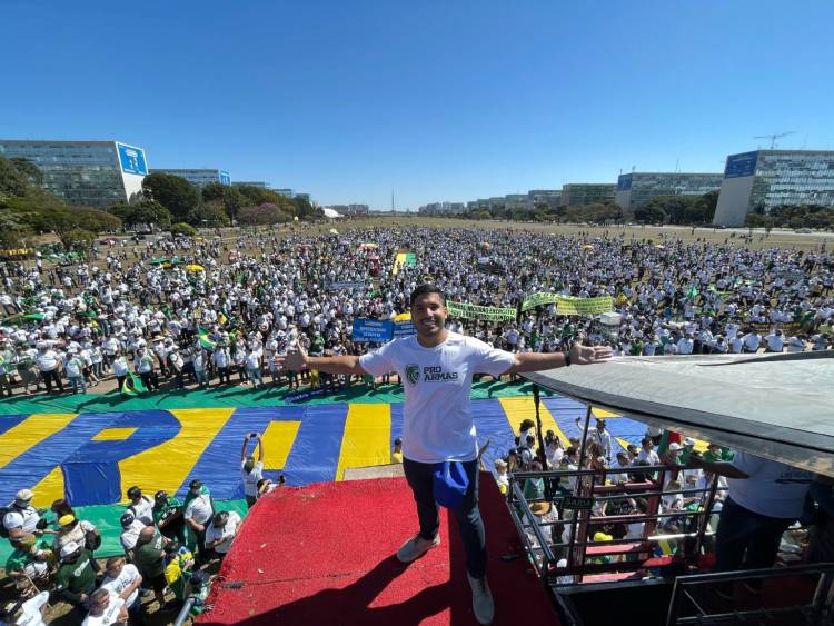 Manifestação pró-armas reuniu apoiadores do presidente Bolsonaro em Brasília