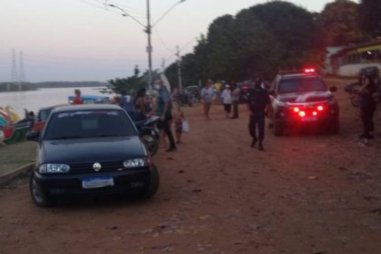 Fiscalização notifica 06 estabelecimentos e aborda 42 pessoas, além de festas, prainha do Jupiá e Lagoa em cumprimento a decretos municipais em Três Lagoas