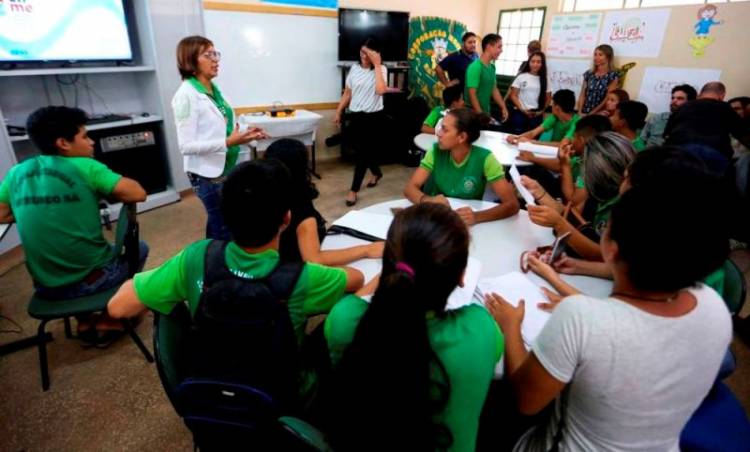 Ministro da Educação defende retorno das aulas presenciais