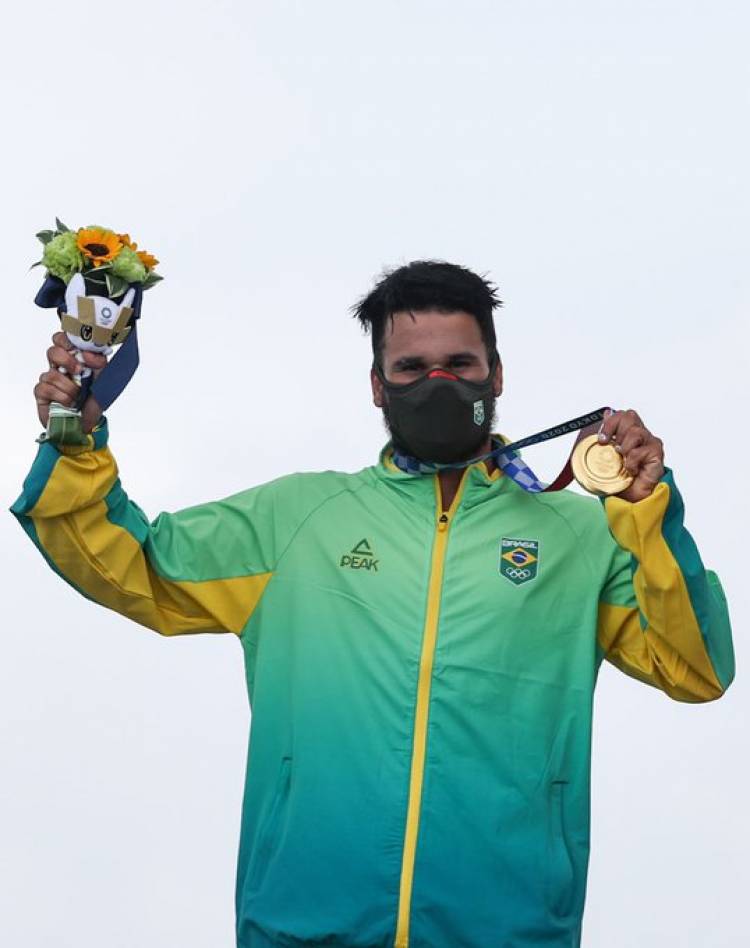 Ítalo Ferreira é ouro em Tóquio e 1º campeão olímpico no surfe
