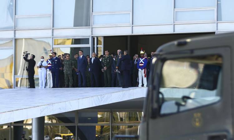 Desfile militar em Brasília: veja o que disseram governo e oposição de Bolsonaro