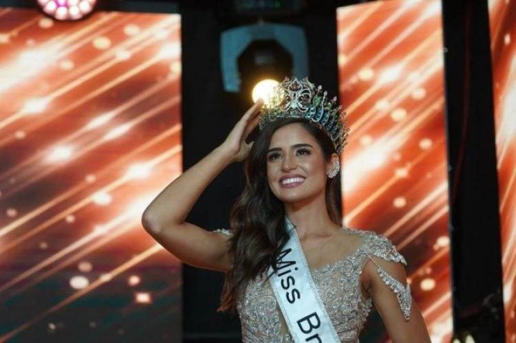 Caroline Teixeira, representante do DF, é eleita 61 ª Miss Brasil Mundo