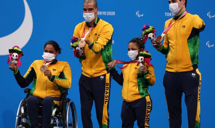 Esportes Natação: revezamento misto 4x50m é bronze em Tóquio 2020