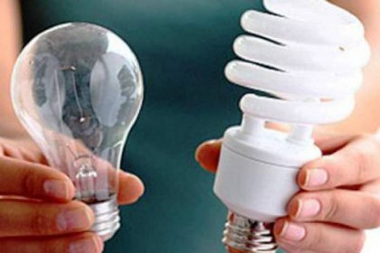 Elektro entrega kit de lâmpadas novas de LED nos bairros de Três Lagoas