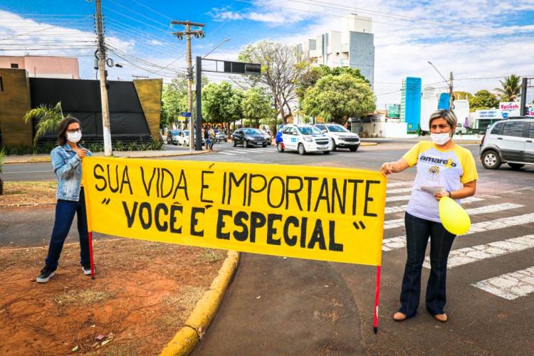 SETEMBRO AMARELO – Panfletagem e faixas de atenção tomam conta da área central em alusão ao Dia D de prevenção ao suicídio