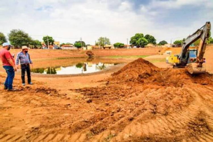 Bacia de contenção do Paranapungá passa por obras de limpeza e reestruturação