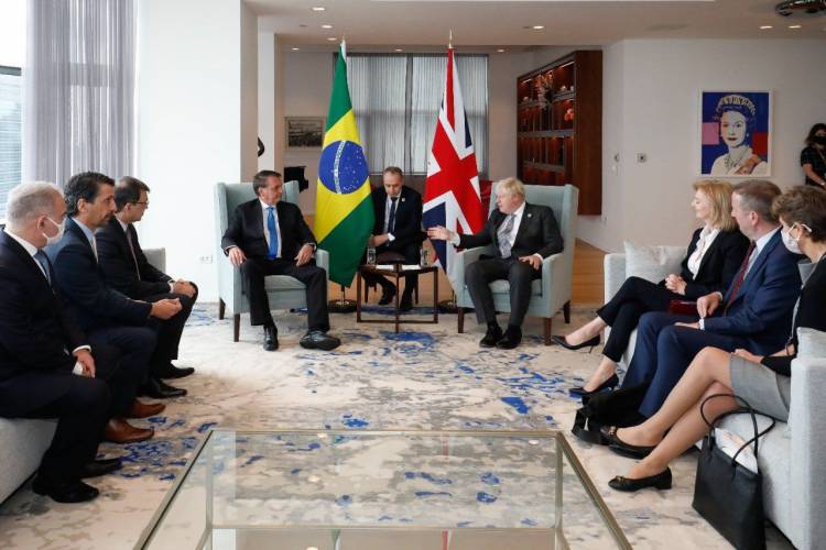 Presidente Bolsonaro se reúne com chanceler britânico nos EUA 