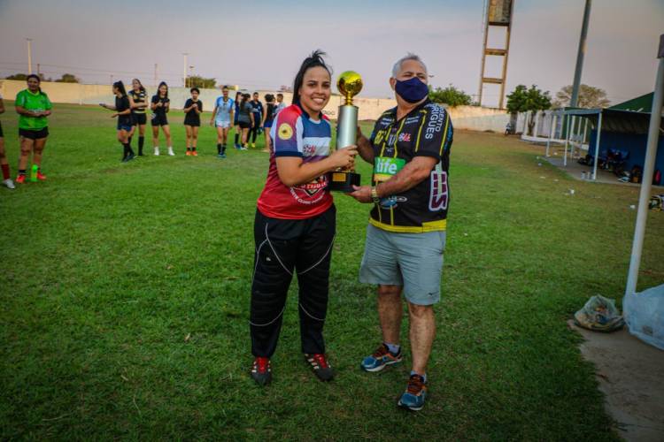 Torneio Seletivo para Estadual Feminino de Futebol bate recorde de inscrições e CEC inicia treinamentos