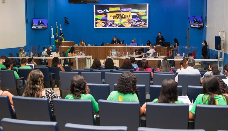 Vereadores debatem rumos da educação em tempos de pandemia