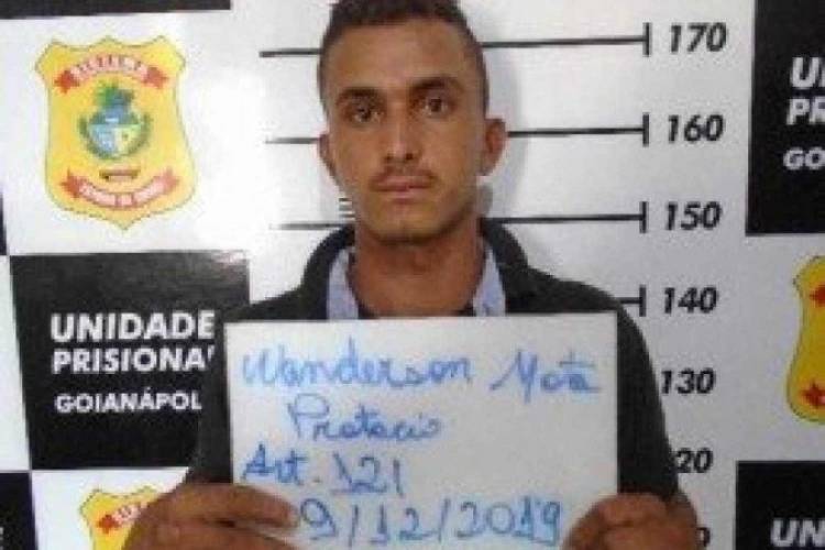 Assassino de grávida, criança e idoso se entrega para a polícia