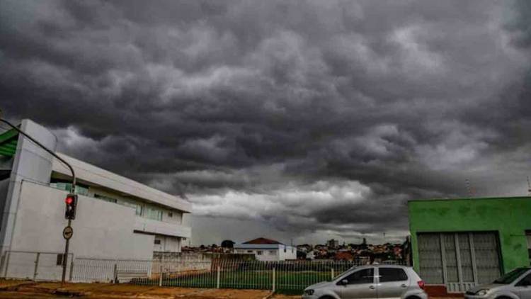 Inmet emite alerta de perigo com ventos de até 100km/h para 30 municípios de MS