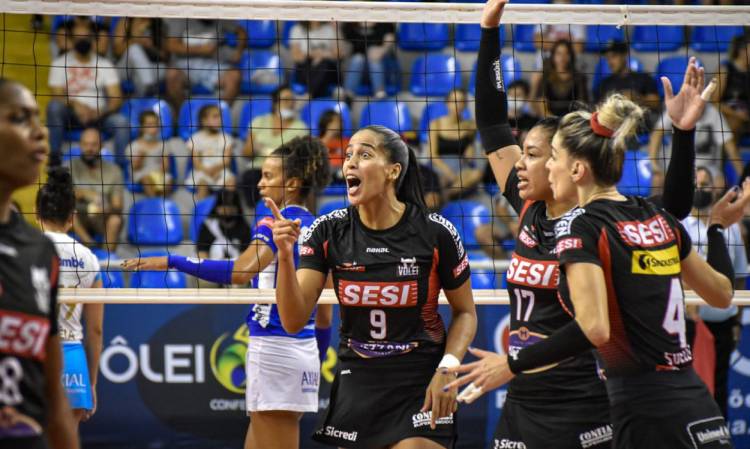 Sesi Bauru domina Minas e conquista a Copa Brasil de vôlei feminino