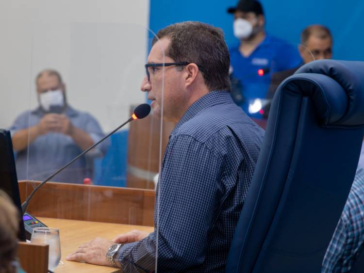 Vereadores recebem autoridades para lançamento de pacote de obras