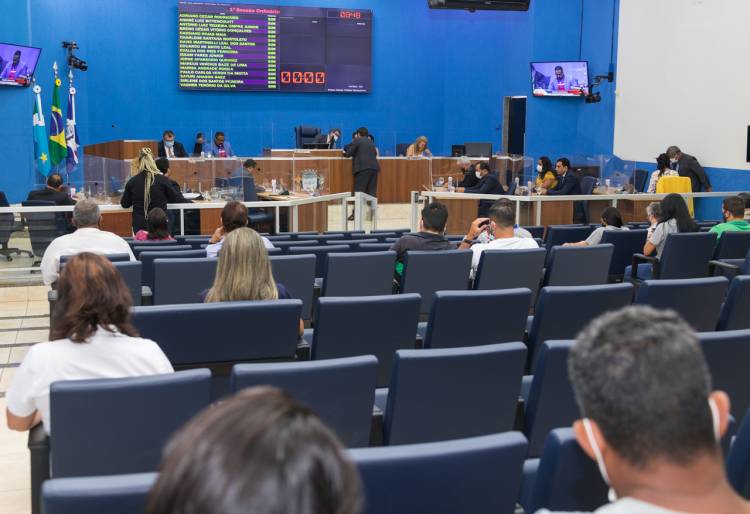 Vereadores aprovam parcelamento de débito do municipio e mudança de dia de sessão