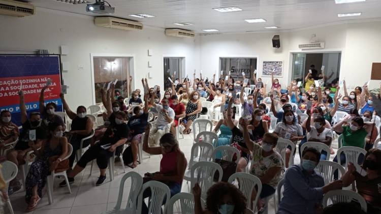 TRABALHADORES DA EDUCAÇÃO DA REDE MUNICIPAL APROVAM REAJUSTE SALARIAL EM ASSEMBLEIA NO SINTED