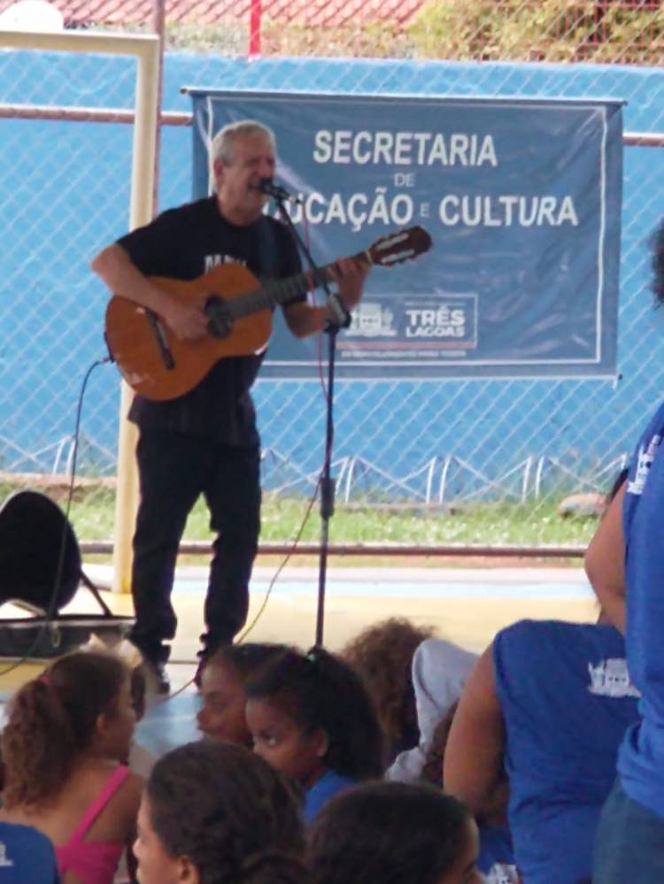 Geraldo Espíndola retoma Projeto ESCOLA CANTA MS pela Escola Municipal Parque São Carlos em Três Lagoas