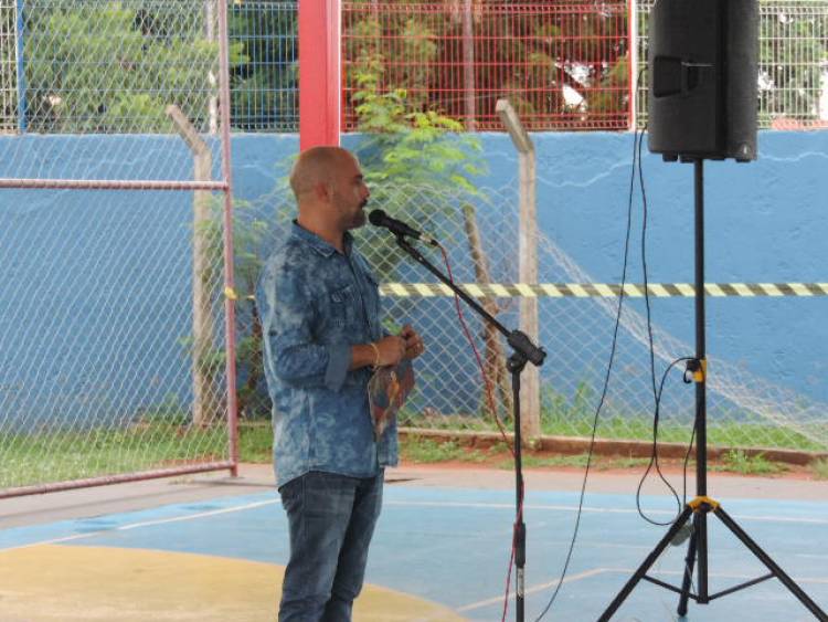 Geraldo Espíndola retoma Projeto ESCOLA CANTA MS pela Escola Municipal Parque São Carlos em Três Lagoas