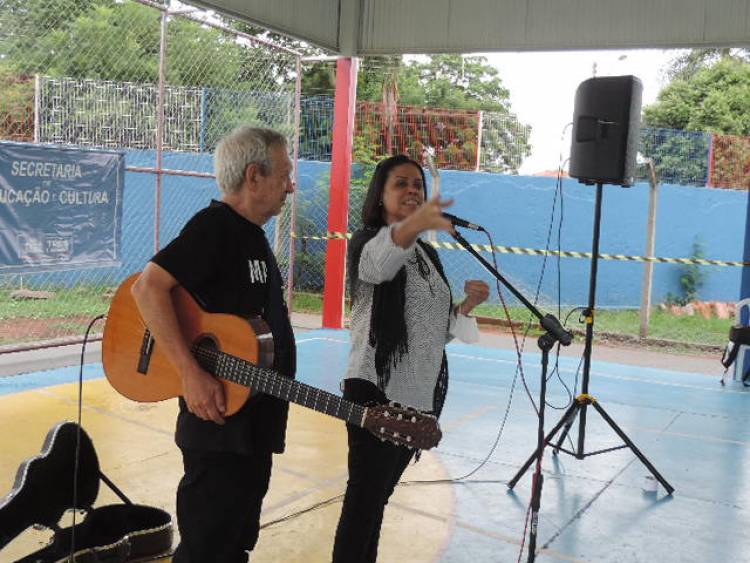 Geraldo Espíndola retoma Projeto ESCOLA CANTA MS pela Escola Municipal Parque São Carlos em Três Lagoas