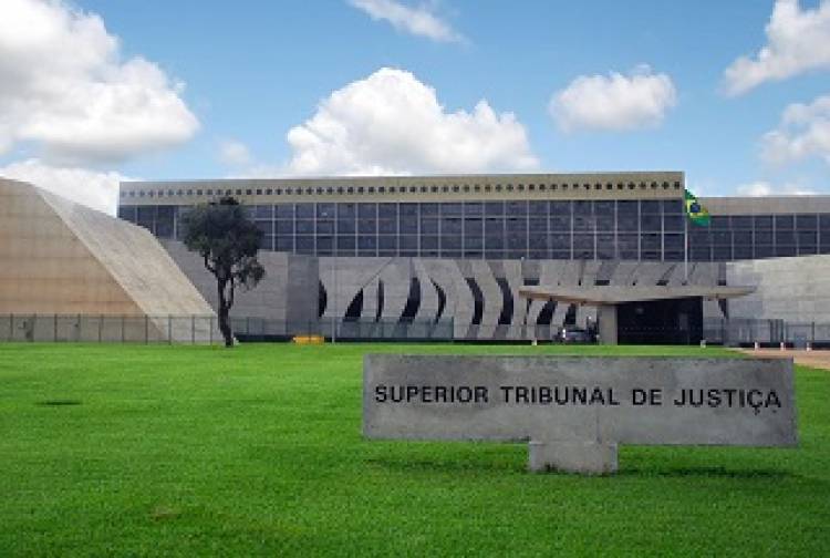 STJ reconhece tipicidade de conduta do réu e o condena por crime de desobediência