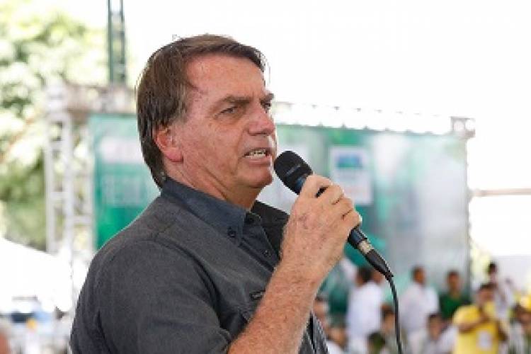 Bolsonaro ataca Moraes por impedir Cade e PF de investigar institutos de pesquisa