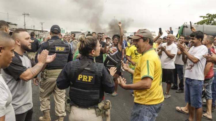 Após pedido de Bolsonaro, rodovias de Mato Grosso do Sul não têm bloqueios nesta quinta