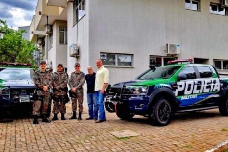MP e SEMEA entregam duas viaturas para a Polícia Militar Ambiental de Três Lagoas