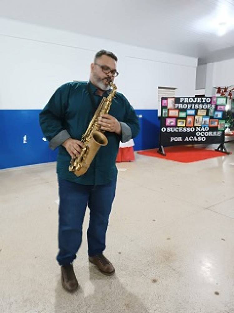 Escola Municipal Parque São Carlos encerra com sucesso projeto interdisciplinar 