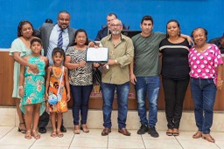 MARIA DO LEVI E JUVENAL MOREIRA SÃO HOMENAGEADOS PELA CÂMARA DE VEREADORES DE TRÊS LAGOAS MS. 