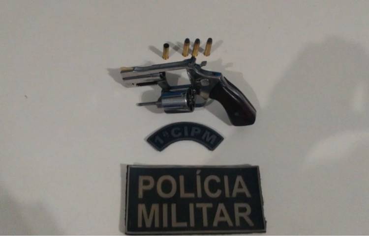 Polícia Militar realiza abordagem a veículo e prende homem por porte ilegal de arma de fogo em Bonito