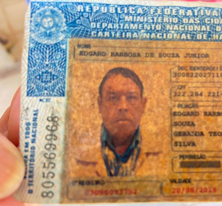 Homem é morto a pauladas e encontrado nu em sua casa